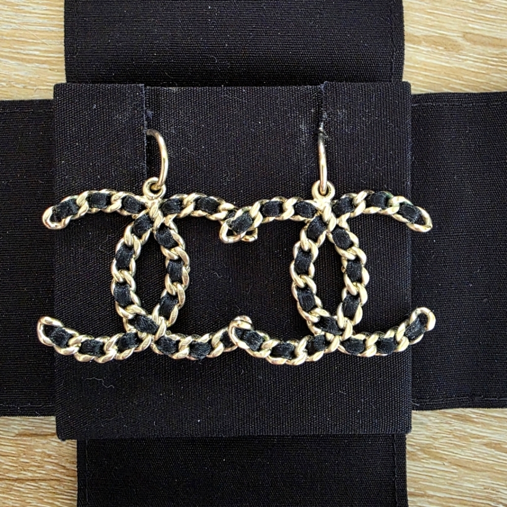 chanel woven ribbon cc drop earring Authentic